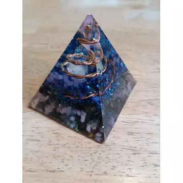 Orgonit Pyramide 7x7 x7 cm